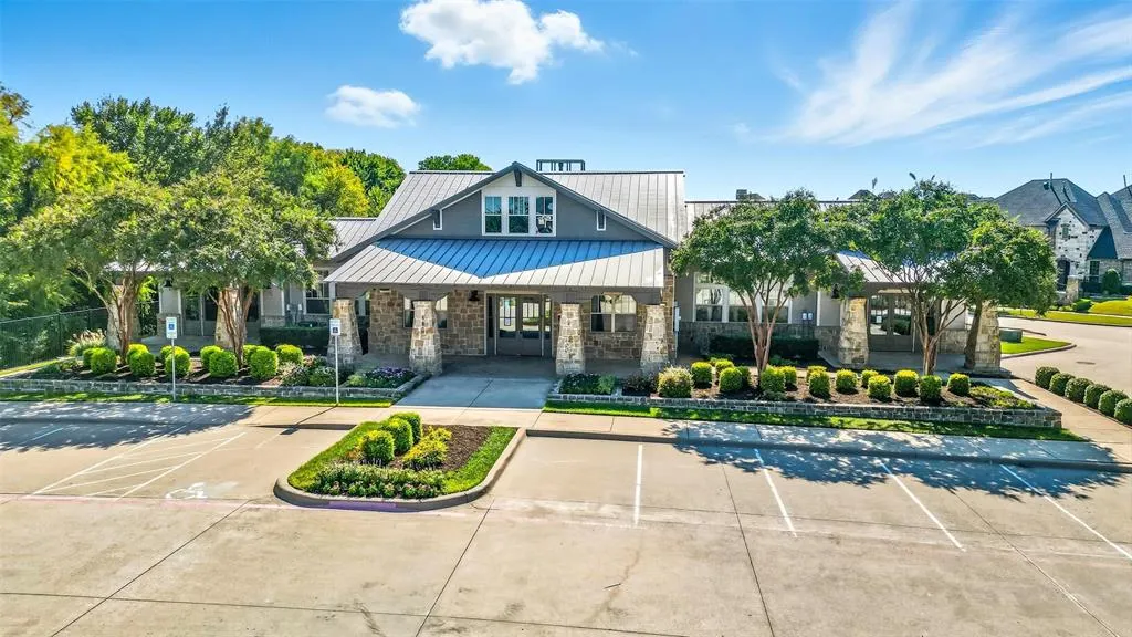 812 Davids Way
