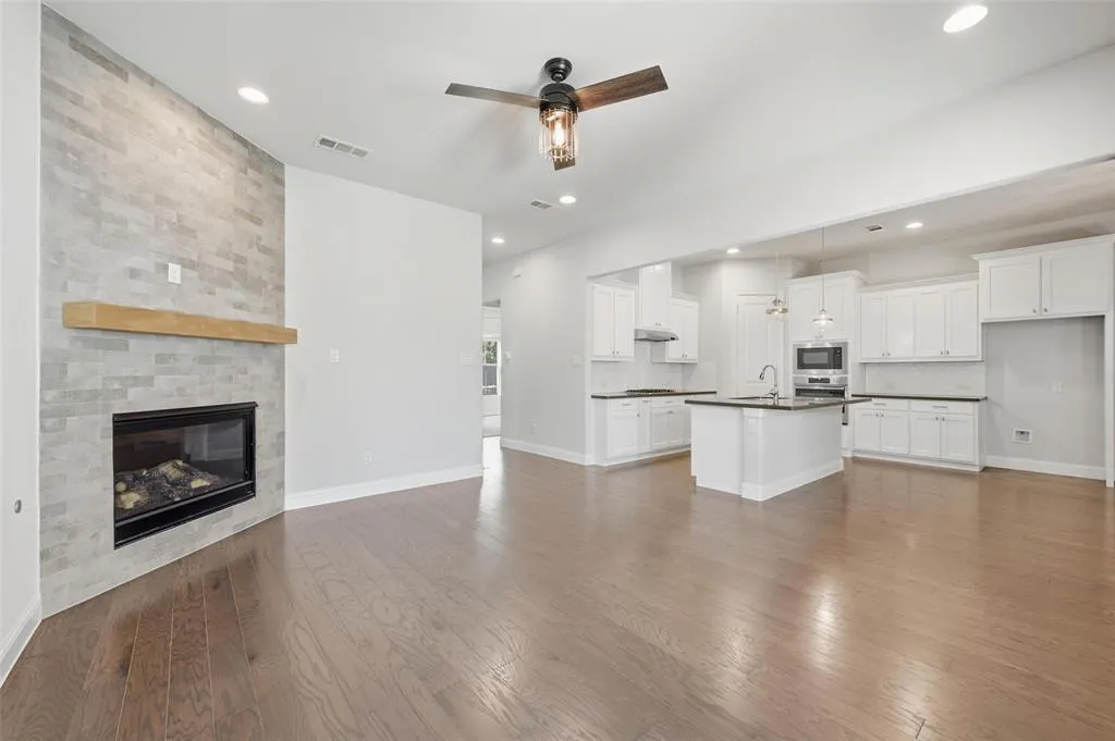 812 Davids Way