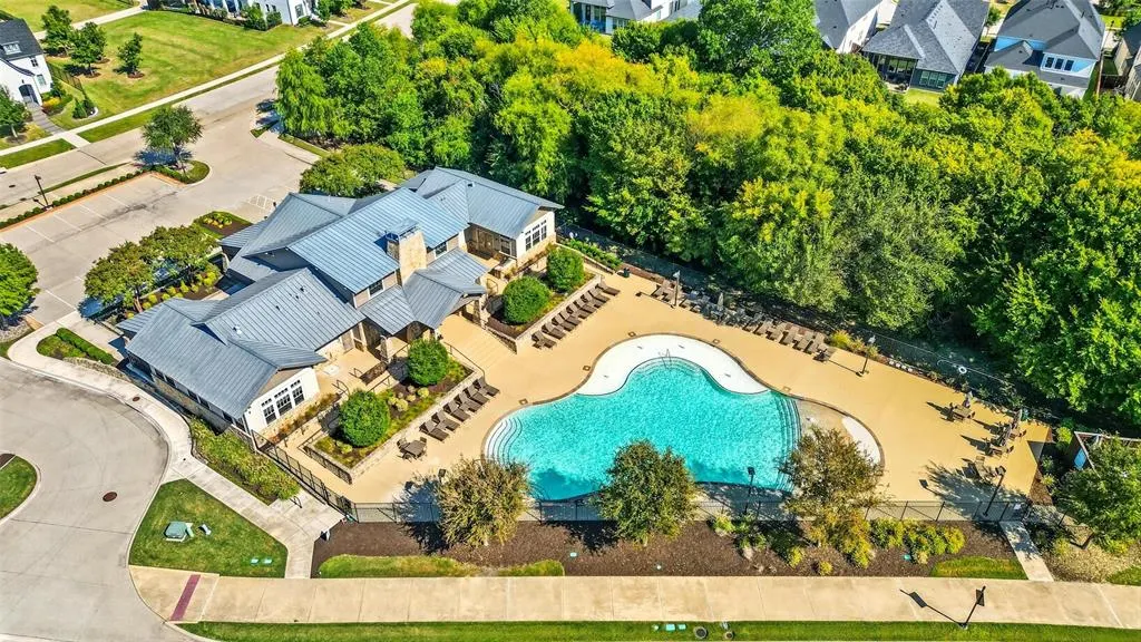 812 Davids Way