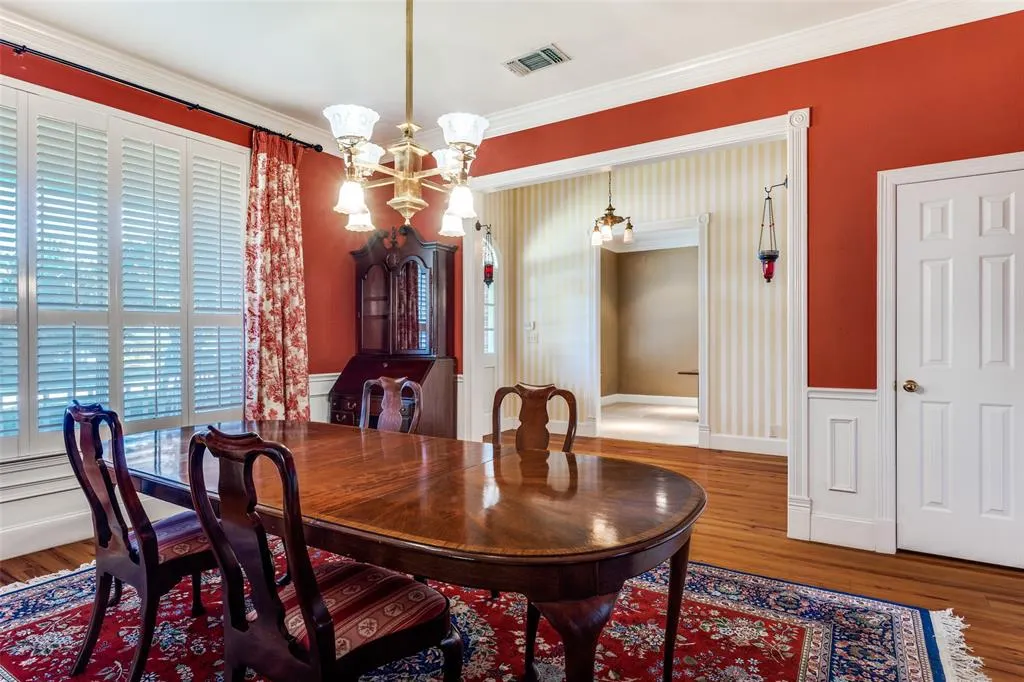 2704 Saint Charles Drive