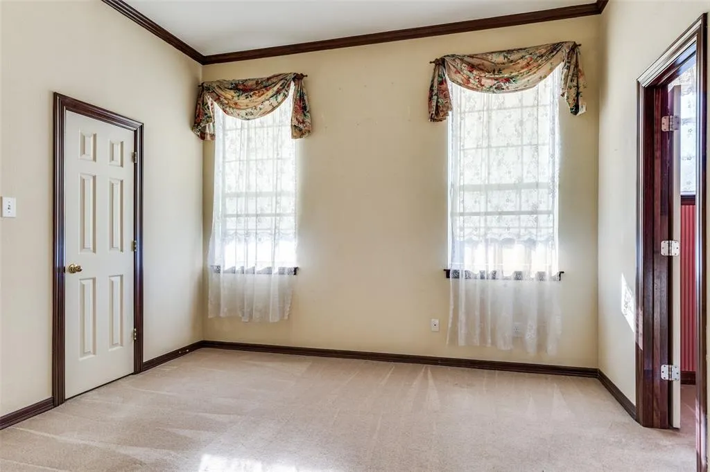 2704 Saint Charles Drive