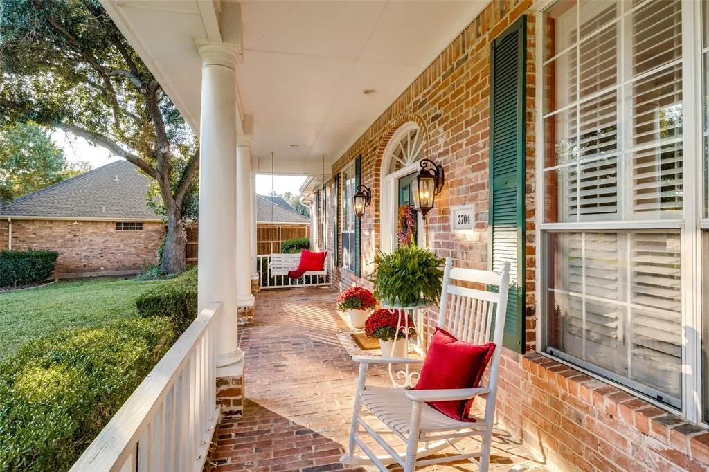 2704 Saint Charles Drive