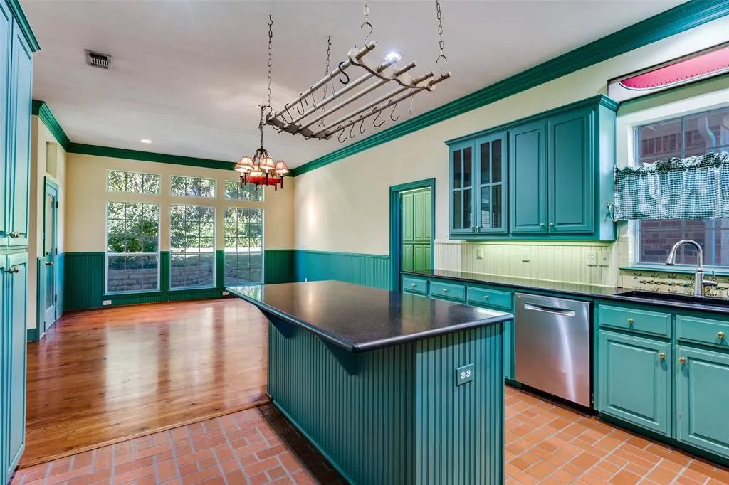 2704 Saint Charles Drive