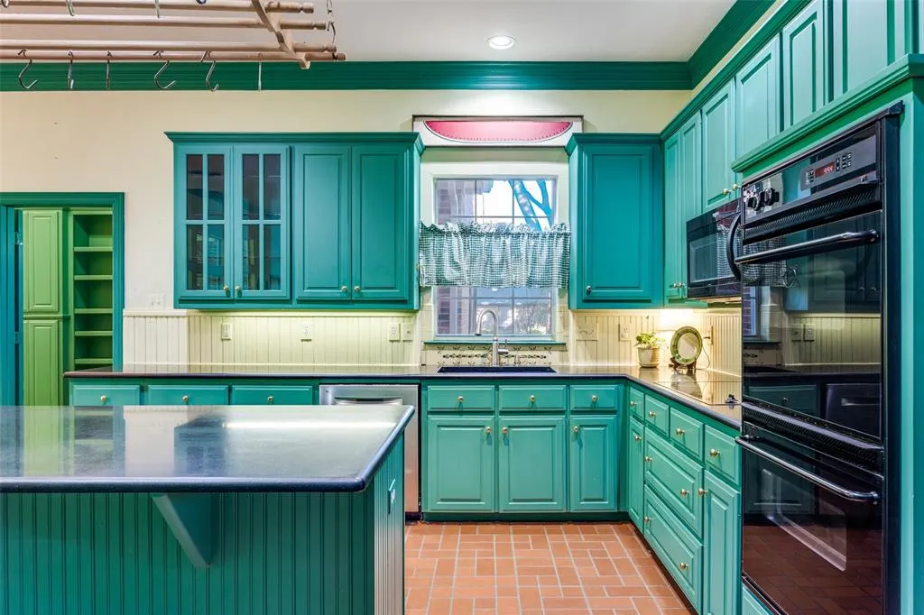 2704 Saint Charles Drive