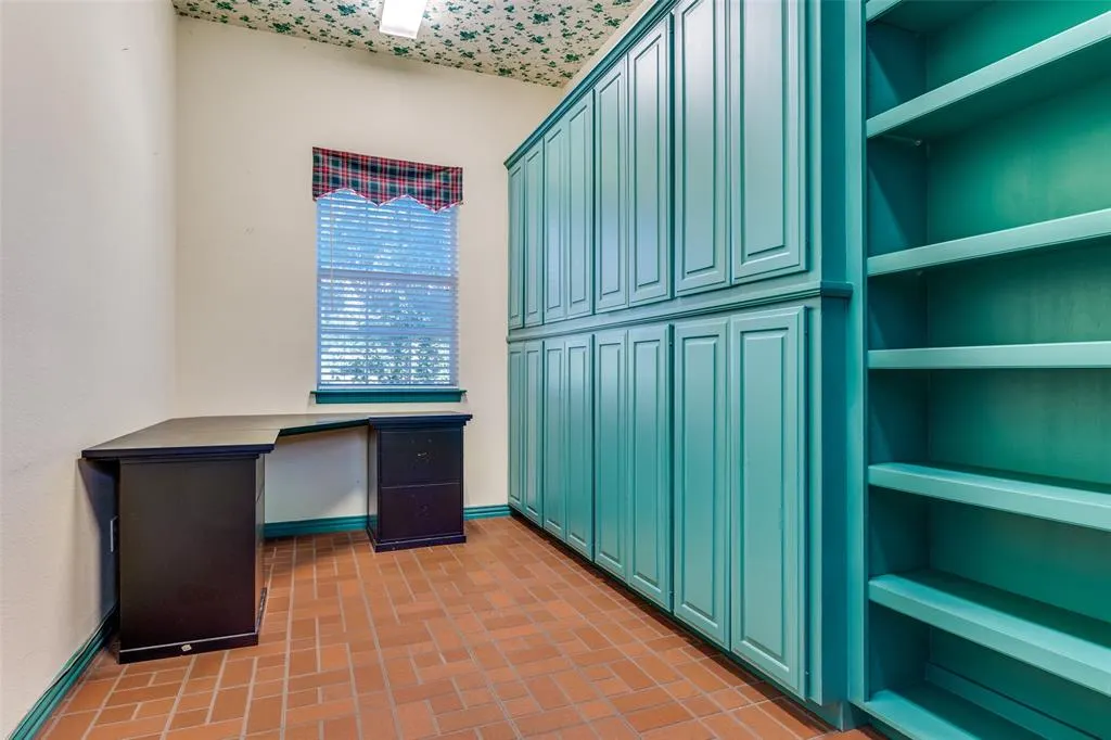 2704 Saint Charles Drive