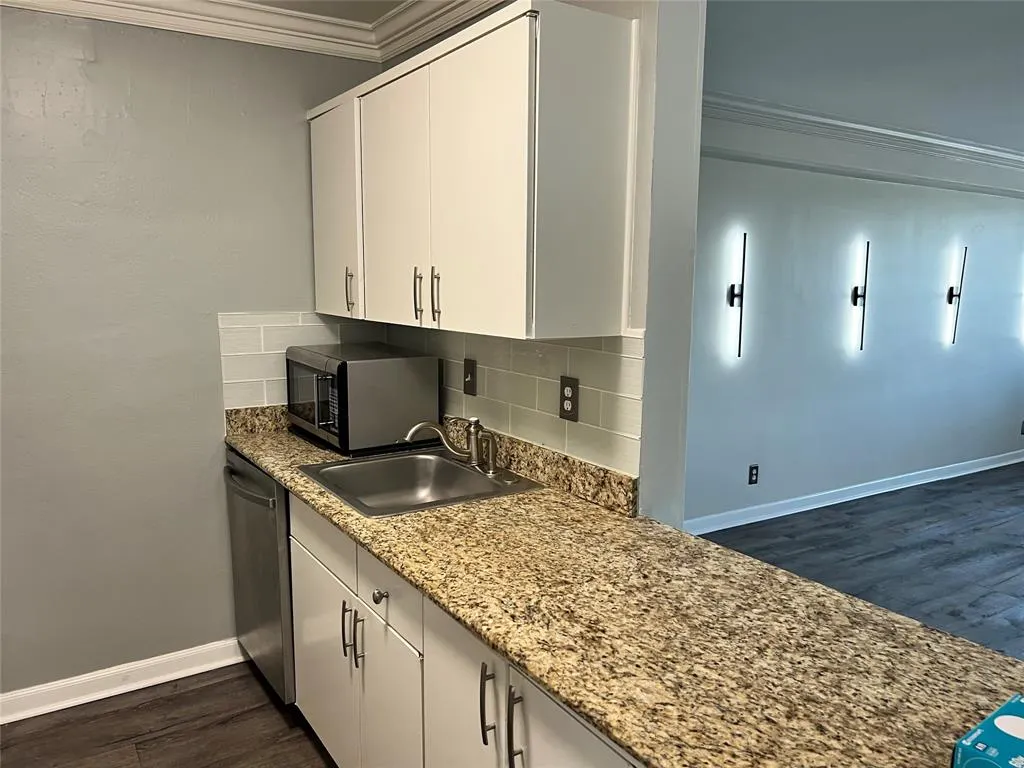 3883 Turtle Creek Boulevard, #318