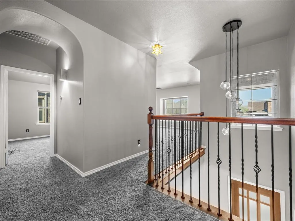 1924 Sunny Side Drive