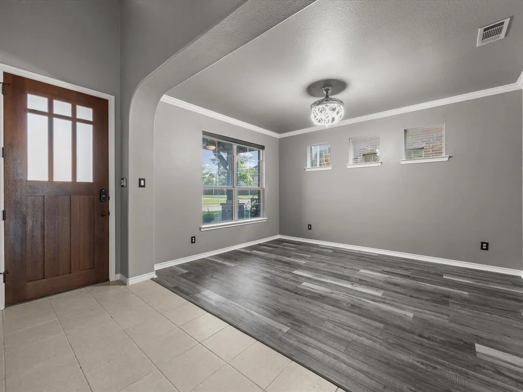 1924 Sunny Side Drive
