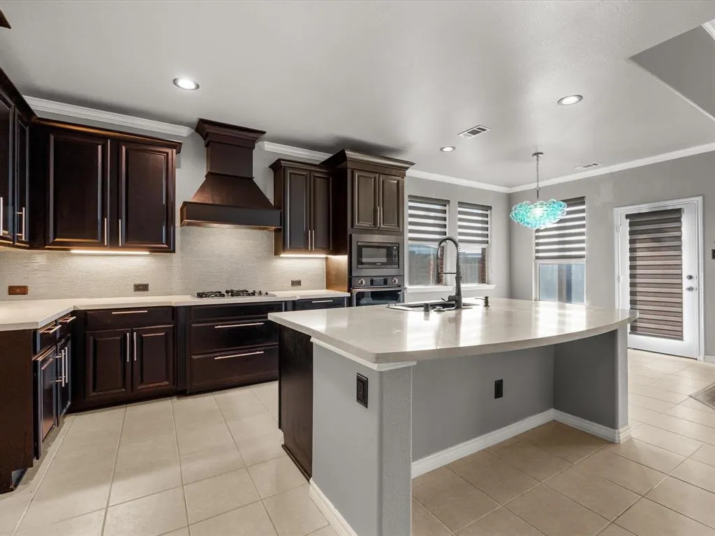 1924 Sunny Side Drive