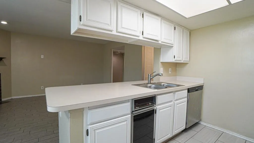 2505 Wedglea Drive, #121