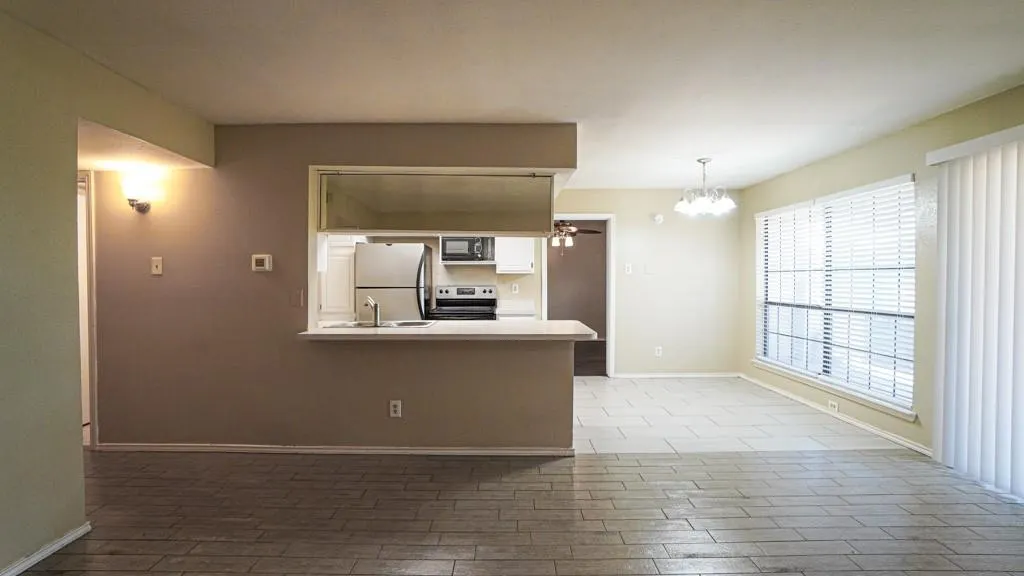 2505 Wedglea Drive, #121
