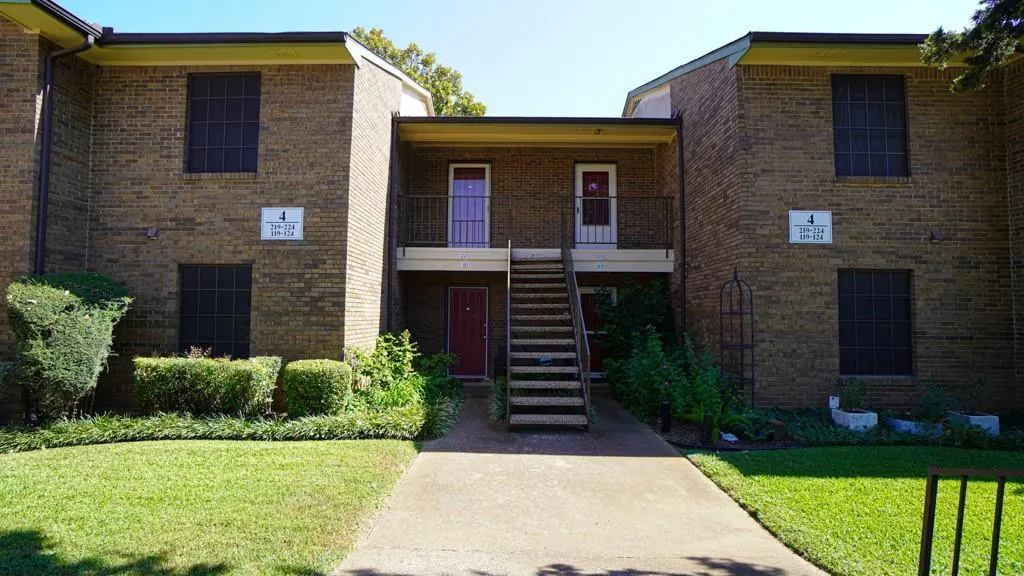 2505 Wedglea Drive, #121