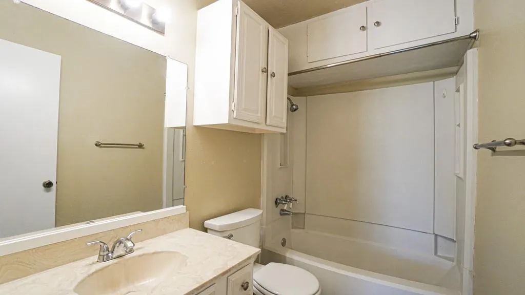 2505 Wedglea Drive, #121