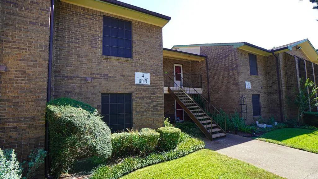 2505 Wedglea Drive, #121