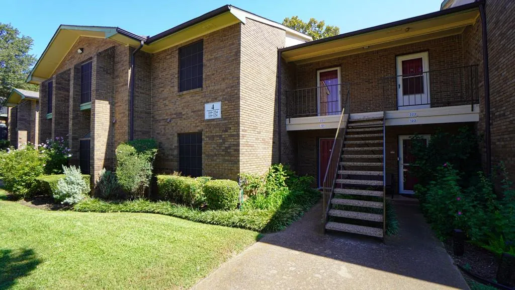 2505 Wedglea Drive, #121