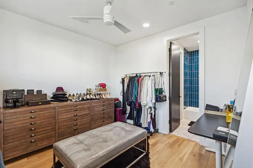 2916 Hawthorne Avenue, #101