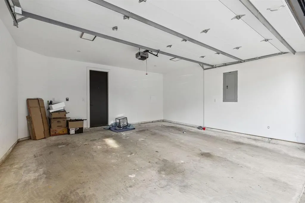 2916 Hawthorne Avenue, #101