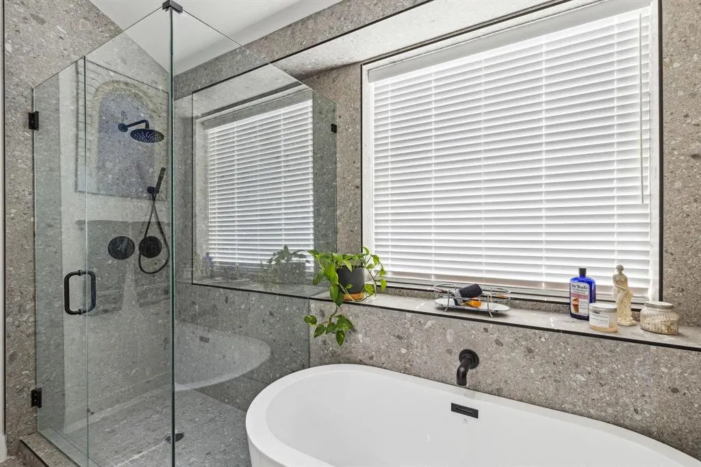 2916 Hawthorne Avenue, #101