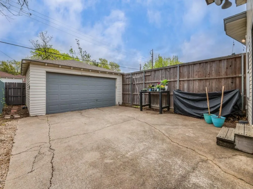 9510 Larchwood Drive