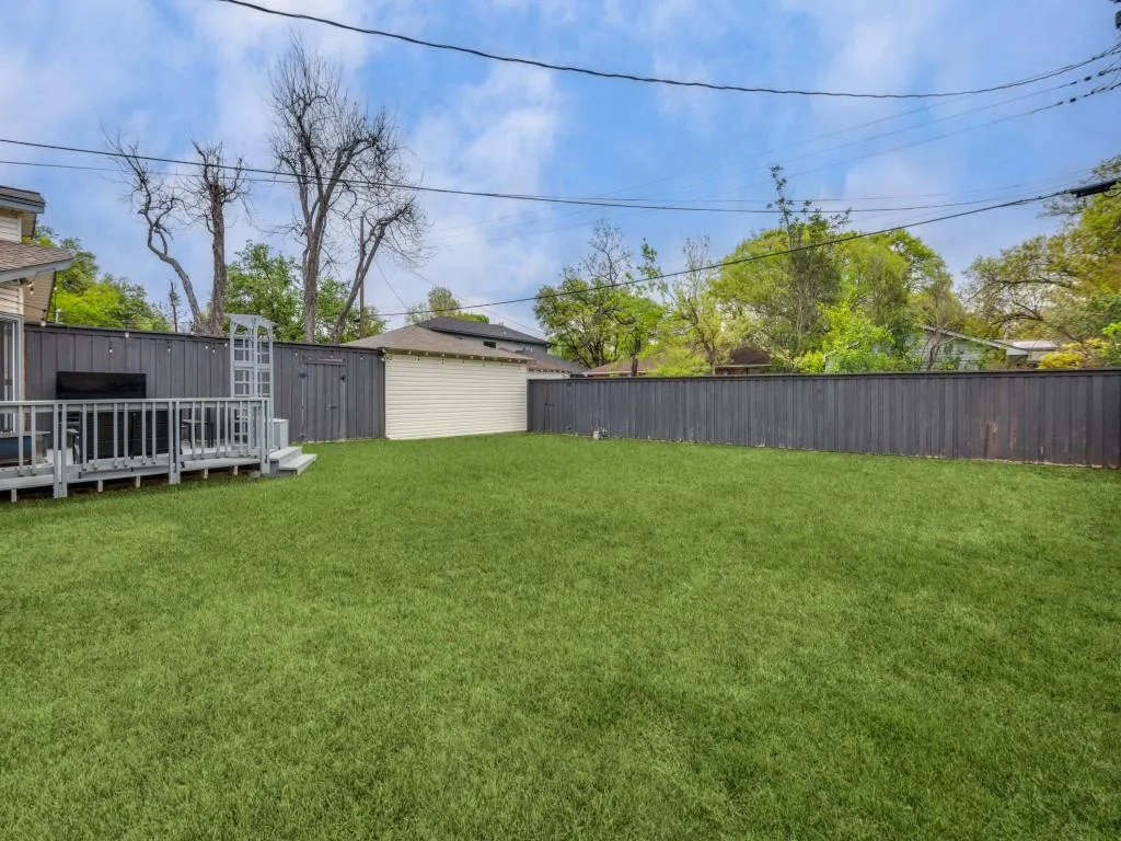 9510 Larchwood Drive