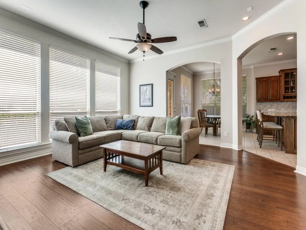 1317 Salado Drive