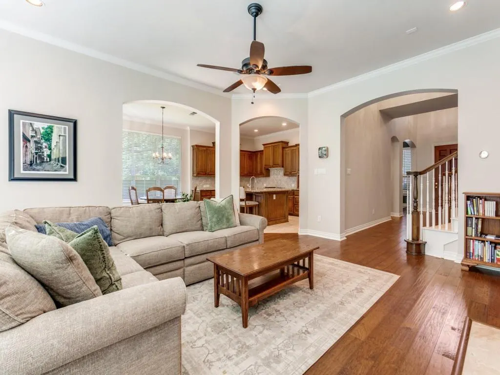 1317 Salado Drive