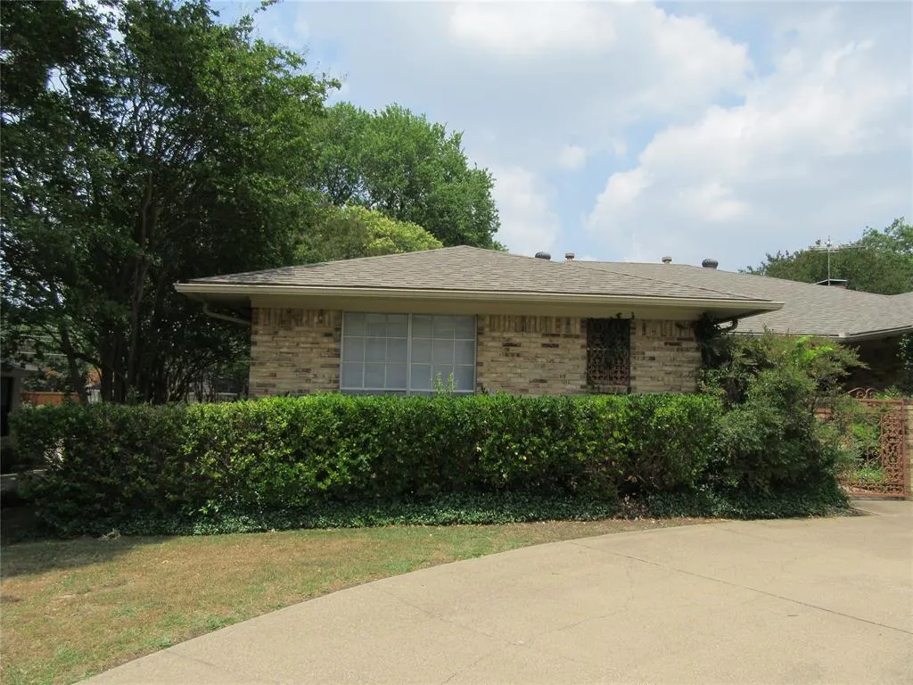 6639 Del Norte Lane