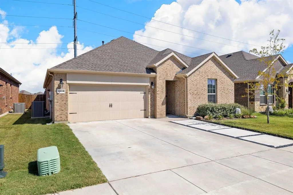 2818 Moccasin Lane
