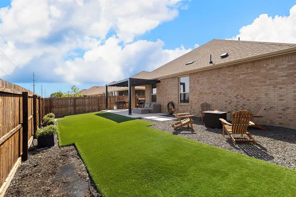 2818 Moccasin Lane