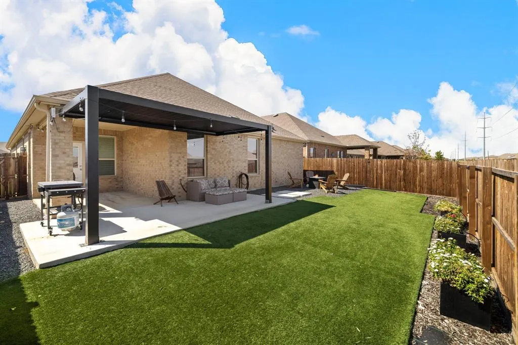 2818 Moccasin Lane