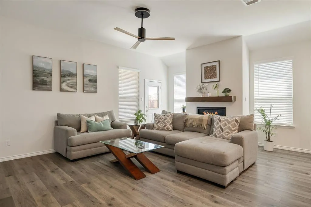 2818 Moccasin Lane
