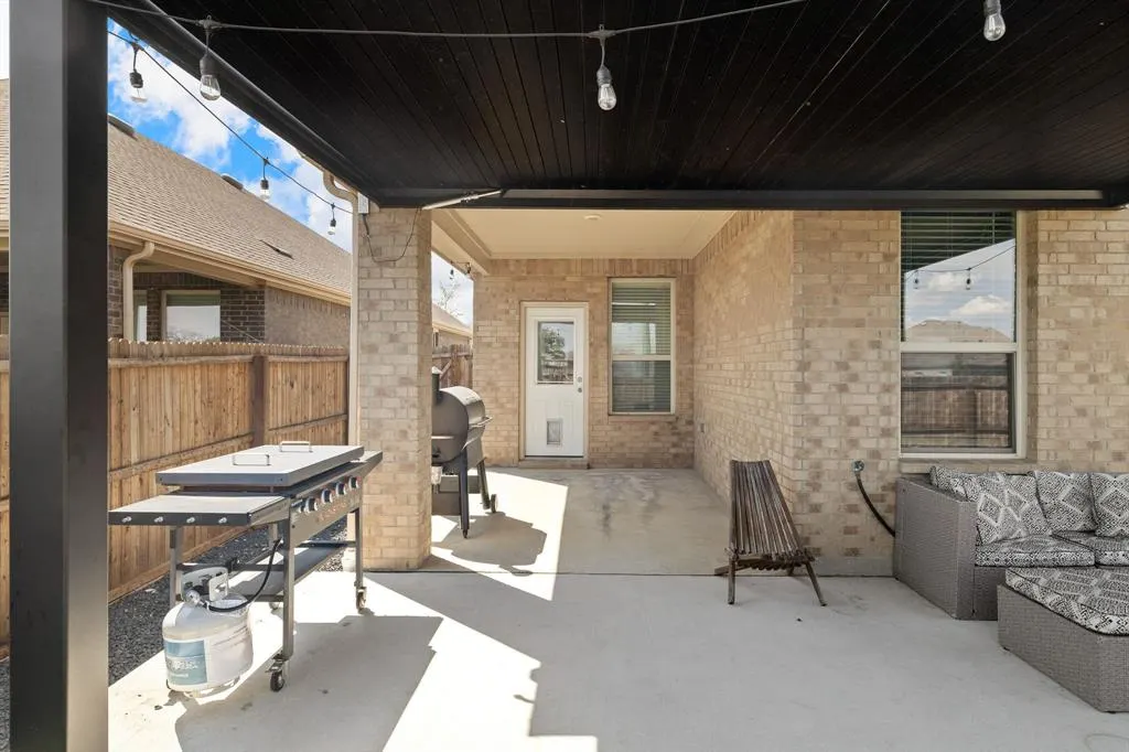 2818 Moccasin Lane