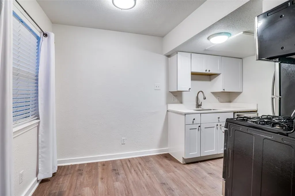 4927 San Jacinto Street, #106