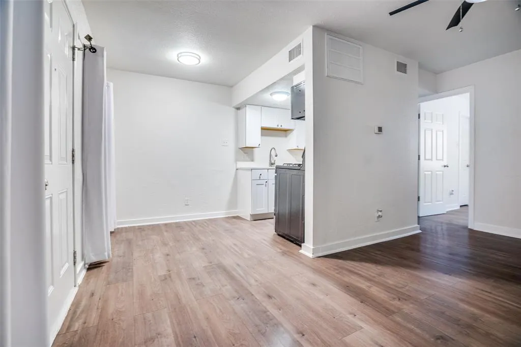 4927 San Jacinto Street, #106