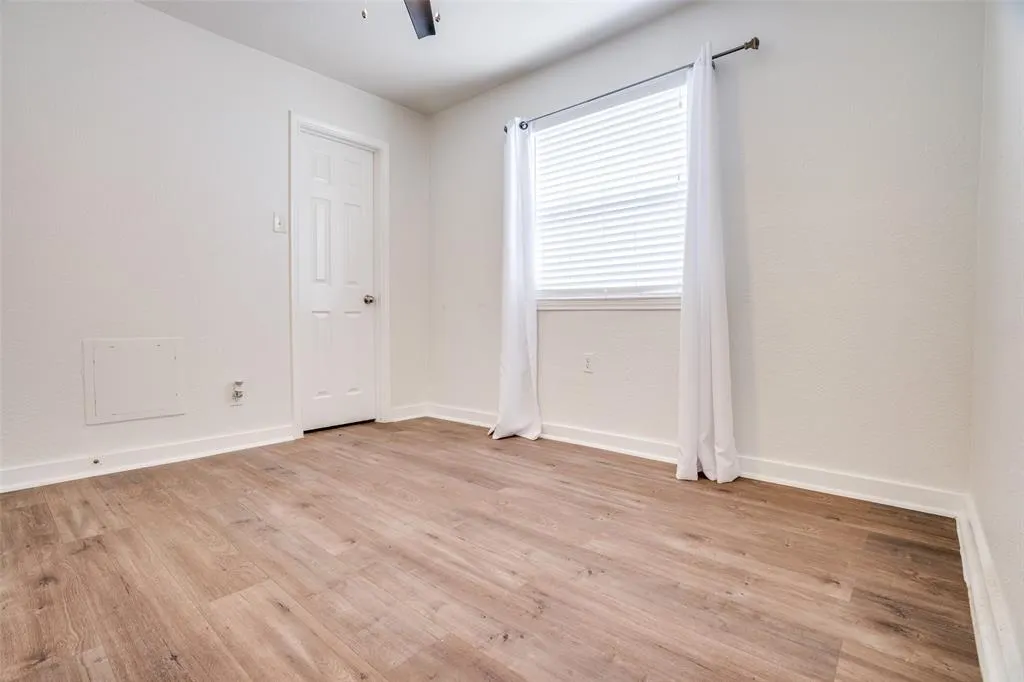 4927 San Jacinto Street, #106