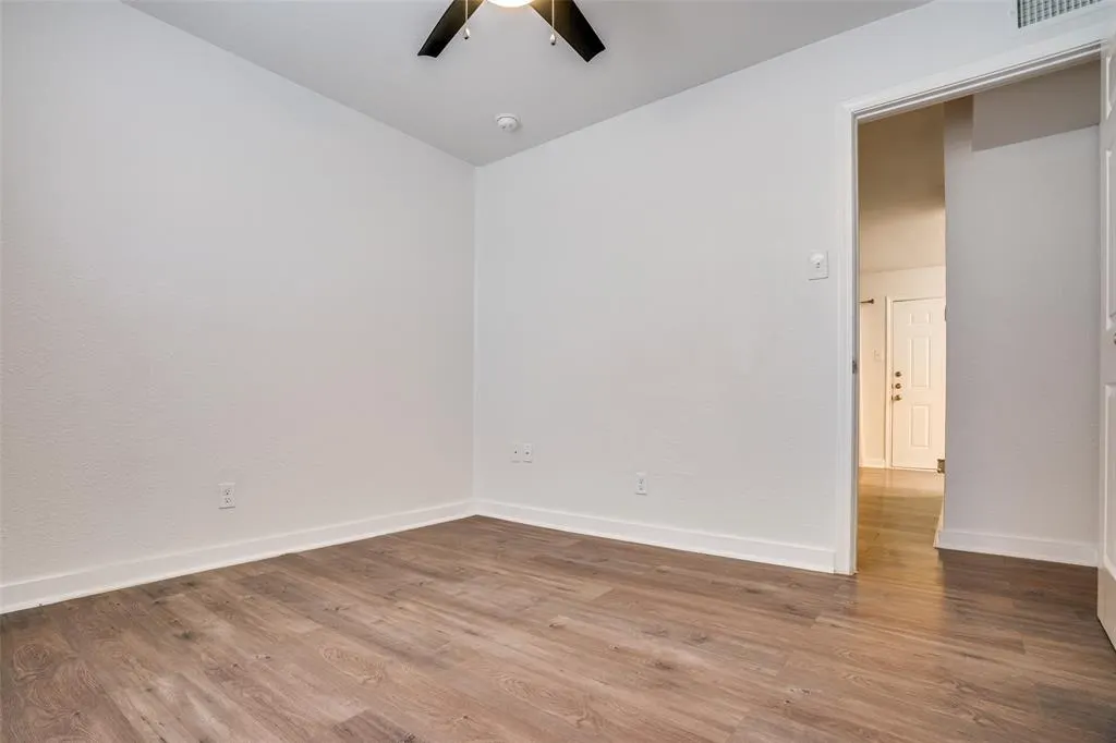4927 San Jacinto Street, #106
