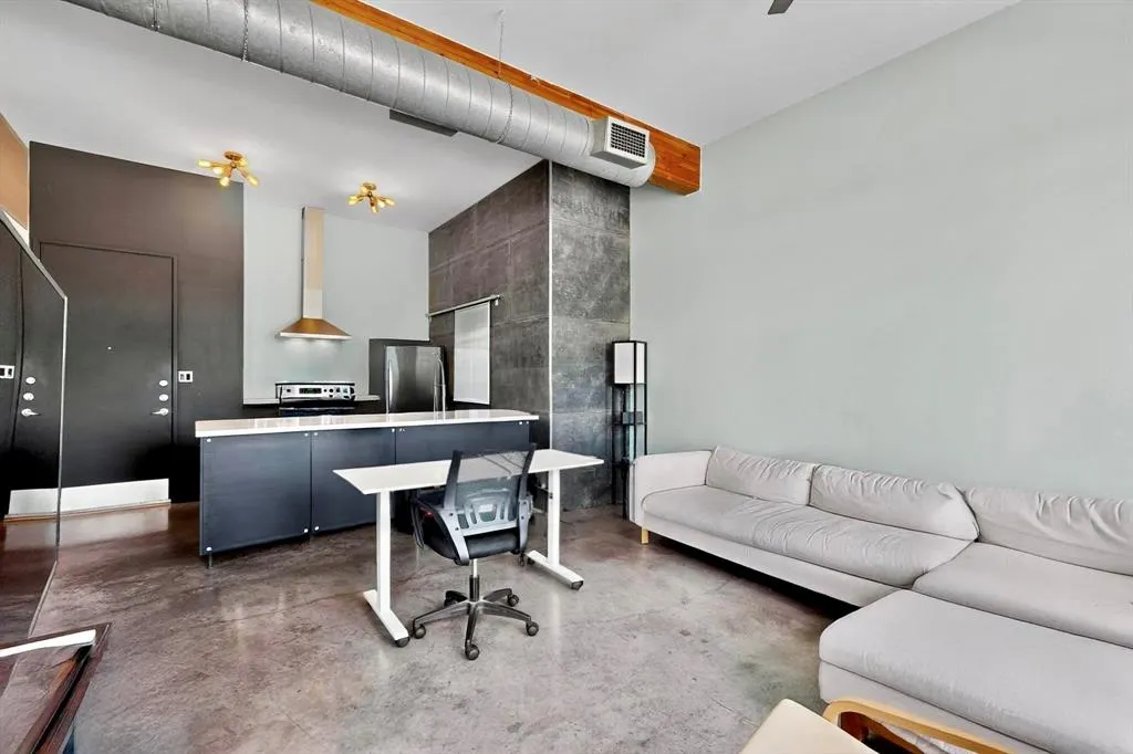 2502 Live Oak Street, #330