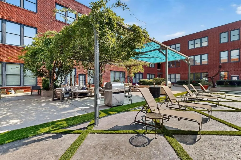 2502 Live Oak Street, #330