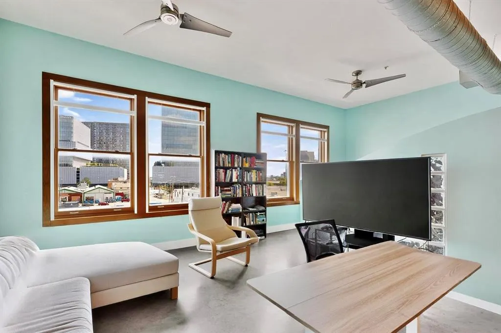 2502 Live Oak Street, #330