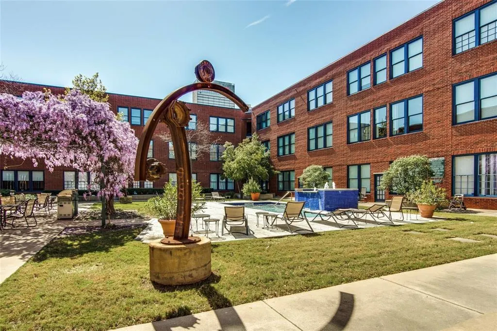 2502 Live Oak Street, #330