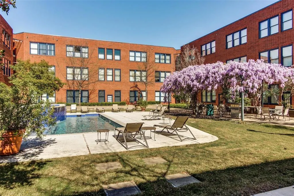 2502 Live Oak Street, #330