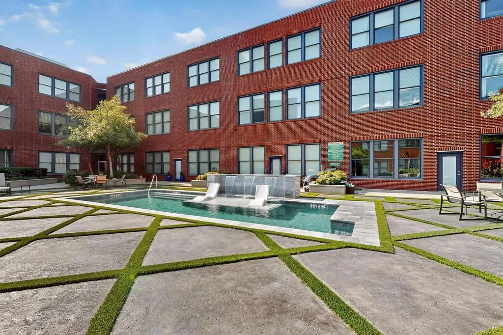 2502 Live Oak Street, #330