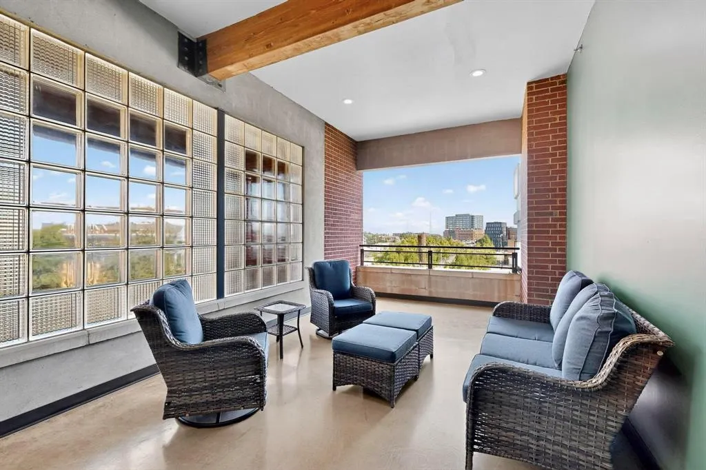 2502 Live Oak Street, #330