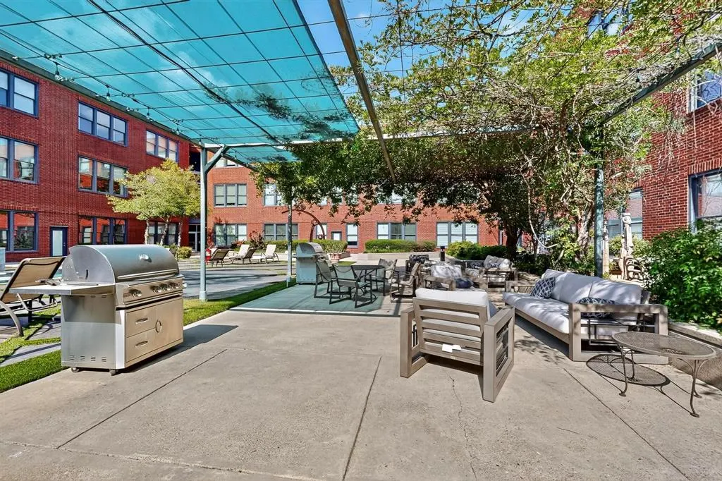 2502 Live Oak Street, #330