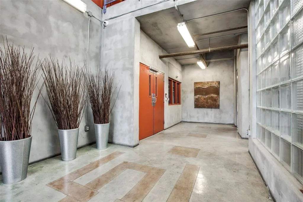 2502 Live Oak Street, #330