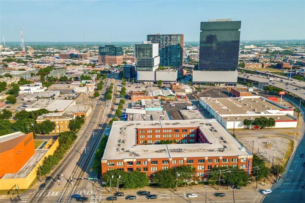2502 Live Oak Street, #330