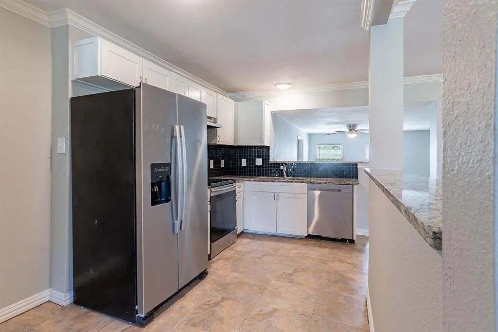 10033 Casa Oaks Drive