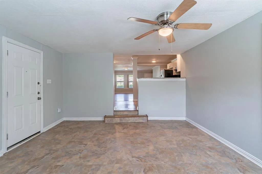 10033 Casa Oaks Drive
