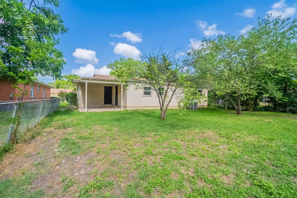 10033 Casa Oaks Drive