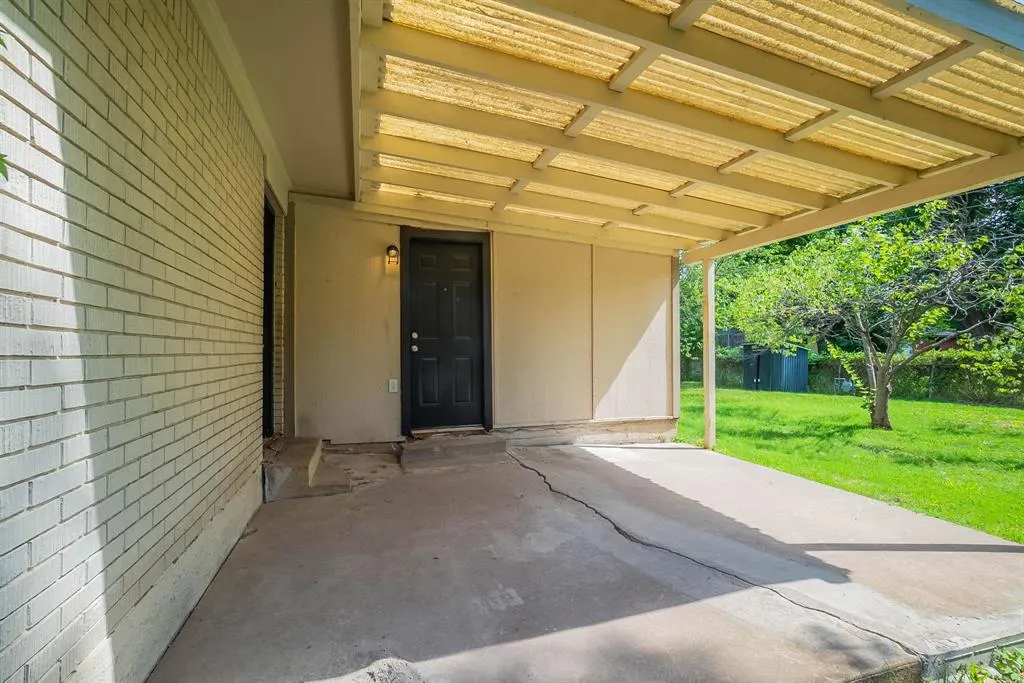 10033 Casa Oaks Drive